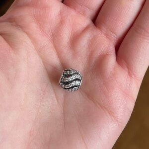 Pandora Sparkling Waves Charm